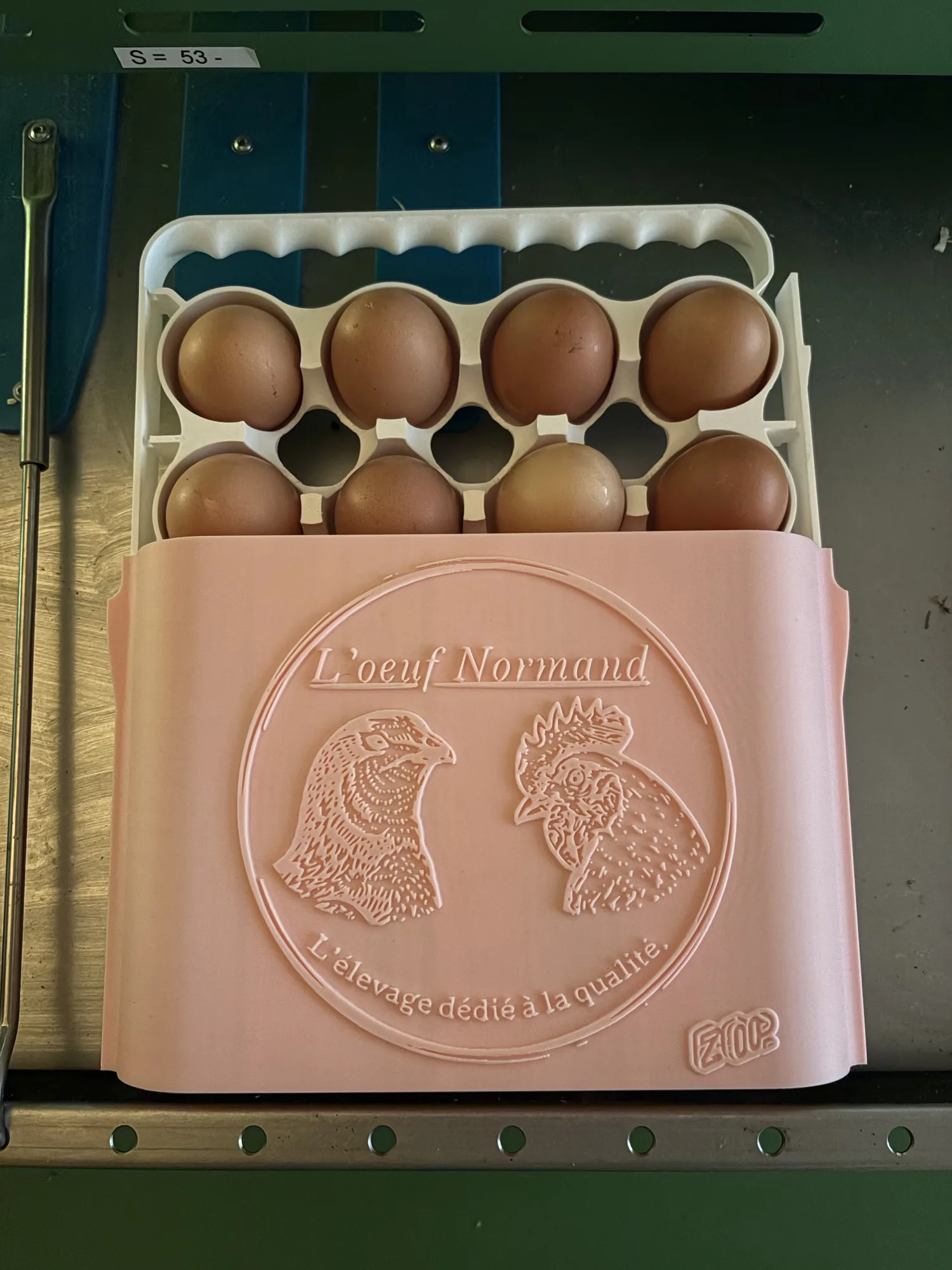 Boite de 12 oeufs de poules personnalisable